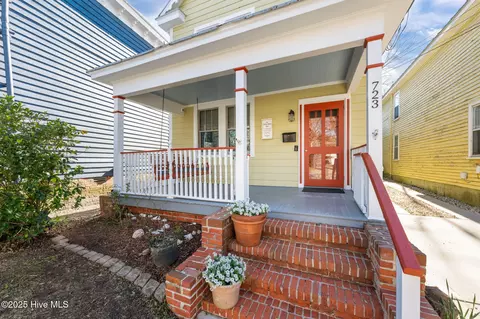 723 Pollock St, New Bern, NC 28562