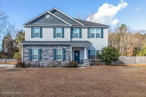 203 Knob Hill Dr, Pikeville, NC 27863