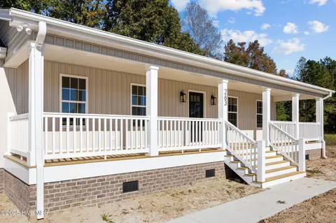 Exterior - 263 Treasure Point Rd, Bath, NC 27808 photo 5 of 16