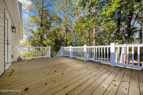 Exterior - 263 Treasure Point Rd, Bath, NC 27808 photo 6 of 14