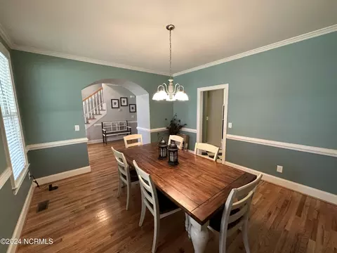 Dining - 402 Confederate St, Windsor, NC 27983 photo 1 of 4