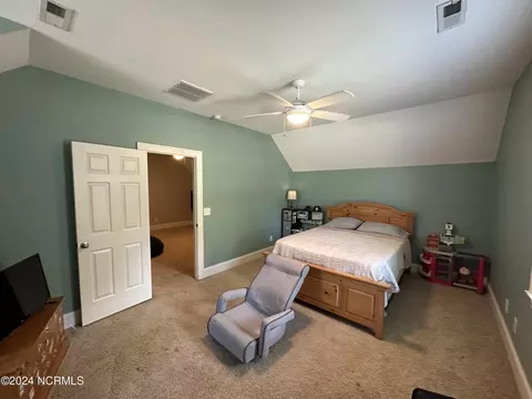 Bedroom - 402 Confederate St, Windsor, NC 27983 photo 9 of 13