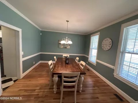 Dining - 402 Confederate St, Windsor, NC 27983 photo 2 of 4