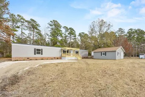 126 Hunter Ct, Rocky Point, NC 28457