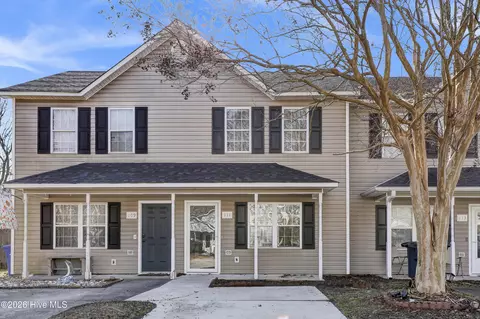 111 Croatan Ct, Jacksonville, NC 28546