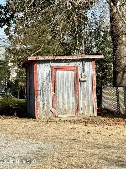48 First St, Chocowinity, NC 27817 photo 9