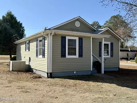 48 First St, Chocowinity, NC 27817 photo 6
