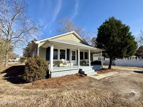 48 First St, Chocowinity, NC 27817