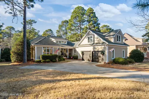 3 Granville Dr, Pinehurst, NC 28374