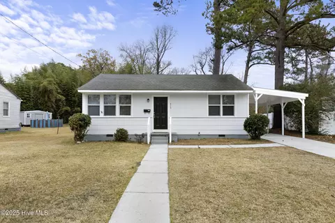 515 New River Dr, Jacksonville, NC 28540