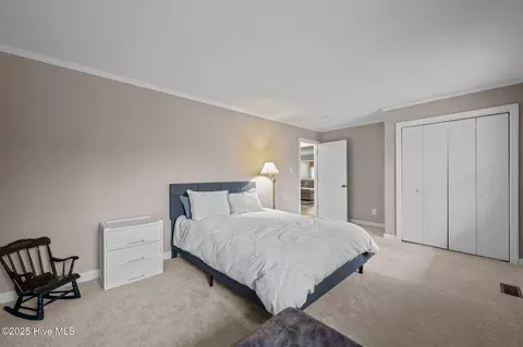 Bedroom - 107 Pineview Dr, Oriental, NC 28571 photo 4 of 5