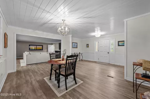Dining - 107 Pineview Dr, Oriental, NC 28571 photo 1 of 2