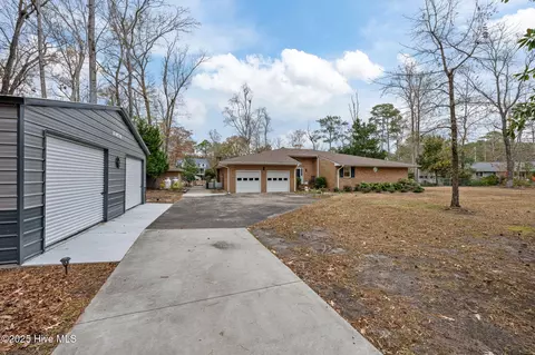Exterior - 107 Pineview Dr, Oriental, NC 28571 photo 4 of 12