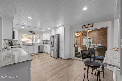 Kitchen - 107 Pineview Dr, Oriental, NC 28571 photo 1 of 4