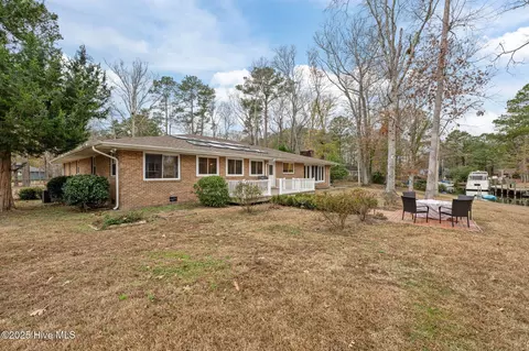 Exterior - 107 Pineview Dr, Oriental, NC 28571 photo 8 of 12