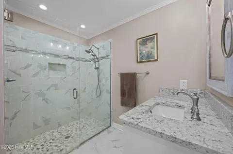 Bath - 107 Pineview Dr, Oriental, NC 28571 photo 2 of 5