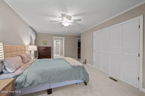 Bedroom - 107 Pineview Dr, Oriental, NC 28571 photo 2 of 5