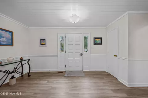 Entry Way - 107 Pineview Dr, Oriental, NC 28571 photo 1 of 2