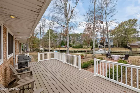 Exterior - 107 Pineview Dr, Oriental, NC 28571 photo 10 of 12