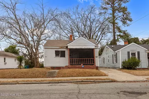 1206 W 3rd St, Greenville, NC 27834