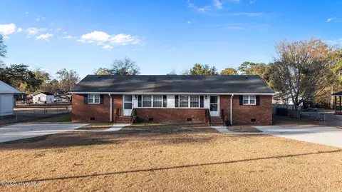 2800 Ridgecrest Dr #A & B, Goldsboro, NC 27534