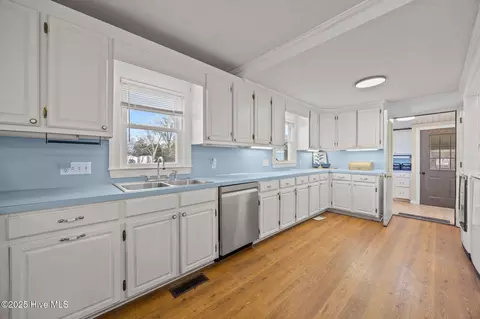 Kitchen - 4137 N Lee St, Ayden, NC 28513 photo 2 of 3
