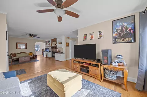 Living - 4137 N Lee St, Ayden, NC 28513 photo 2 of 2