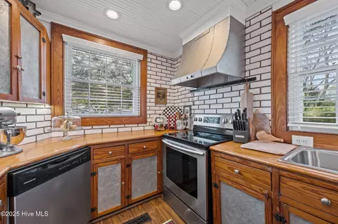 Kitchen - 308 N Front St, Hamilton, NC 27840 photo 3 of 4