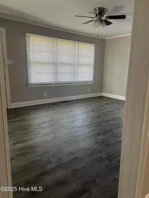 Living - 206 Waldrop Rd, Dudley, NC 28333 photo 2 of 2