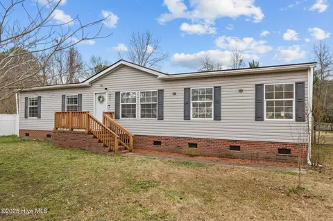 503 Rosemary Dr, Newport, NC 28570