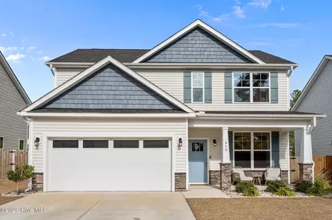 910 Terraces Ln, Hampstead, NC 28443