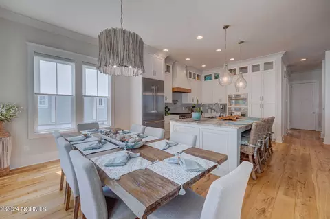 Dining - 7 S Waterfront Pl, Hampstead, NC 28443 photo 3 of 4