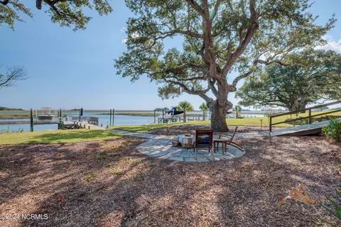 Exterior - 7 S Waterfront Pl, Hampstead, NC 28443 photo 2 of 19