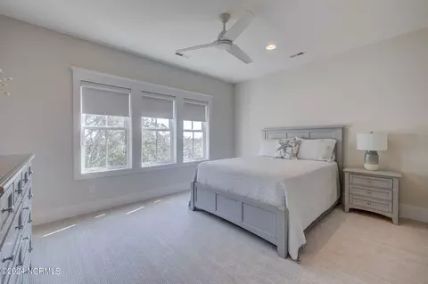 Bedroom - 7 S Waterfront Pl, Hampstead, NC 28443 photo 3 of 10