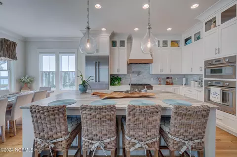 Kitchen - 7 S Waterfront Pl, Hampstead, NC 28443 photo 2 of 8