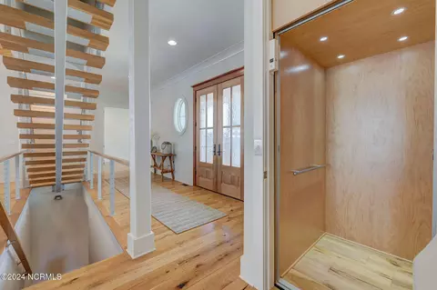 Entry Way - 7 S Waterfront Pl, Hampstead, NC 28443 photo 3 of 4