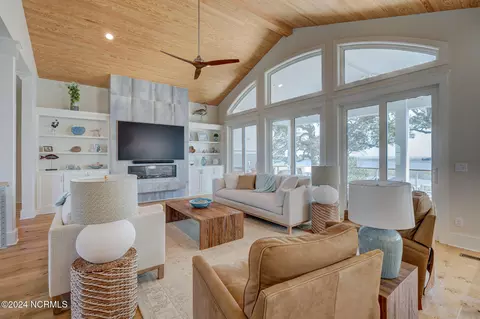 Living - 7 S Waterfront Pl, Hampstead, NC 28443 photo 5 of 5