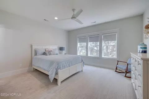 Bedroom - 7 S Waterfront Pl, Hampstead, NC 28443 photo 5 of 10