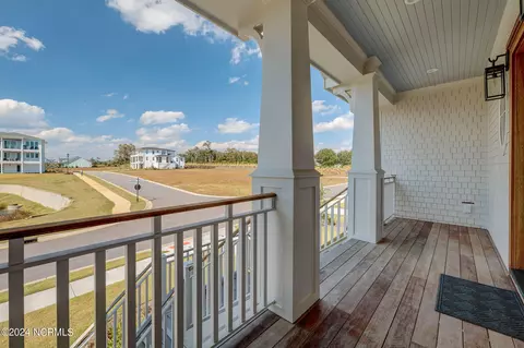 Exterior - 7 S Waterfront Pl, Hampstead, NC 28443 photo 18 of 19