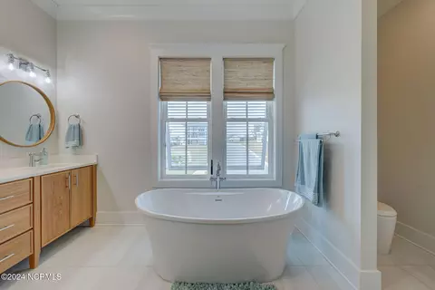 Bath - 7 S Waterfront Pl, Hampstead, NC 28443 photo 1 of 9
