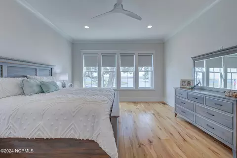 Bedroom - 7 S Waterfront Pl, Hampstead, NC 28443 photo 2 of 10