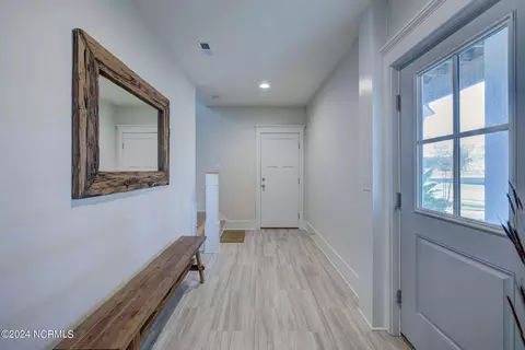 Entry Way - 7 S Waterfront Pl, Hampstead, NC 28443 photo 4 of 4