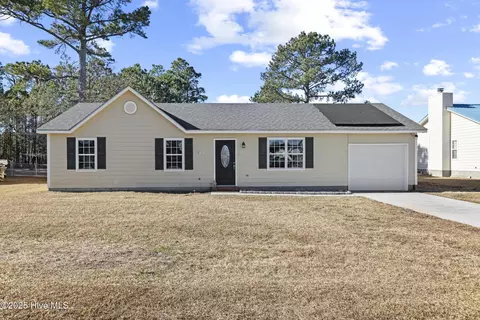432 Oregon Trl, Hubert, NC 28539