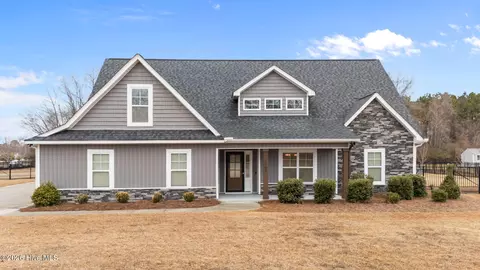 2909 Avon Rd, Greenville, NC 27858