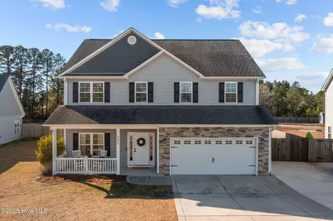 523 Aberdineshire Ct, Hubert, NC 28539