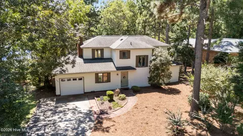 103 Edgewater Dr, West End, NC 27376