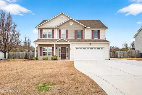 108 Woods Run Cir, Richlands, NC 28574