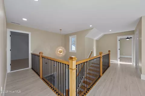 Entry Way - 13 E Cannon Cv, Hampstead, NC 28443 photo 4 of 4