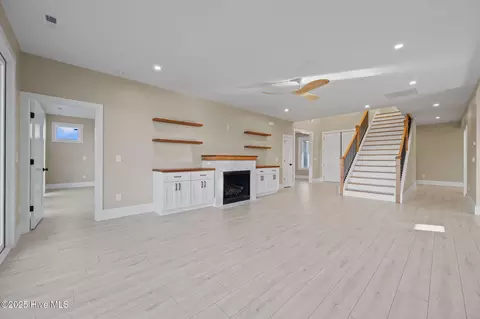 Living - 13 E Cannon Cv, Hampstead, NC 28443 photo 2 of 3