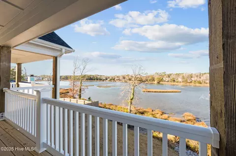 Exterior - 13 E Cannon Cv, Hampstead, NC 28443 photo 8 of 17
